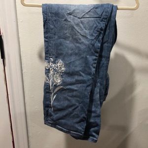 Embroidered  Boyfriend Jeans